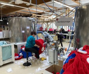 [Reportage] – Visite de la Manufacture Doudou et Compagnie, fabricant des Mascottes officielles Paris 2024 (Les Phryges)