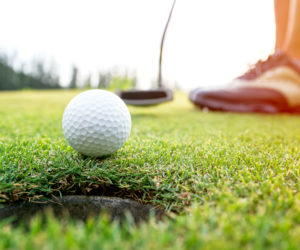 La carte verte au golf, clé de voûte du prestige sportif et de l’intégration sociale