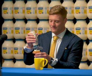 Un contrat sponsoring à vie avec la mayonnaise Hellmann’s pour Will Levis grâce à son buzz « café-mayo »