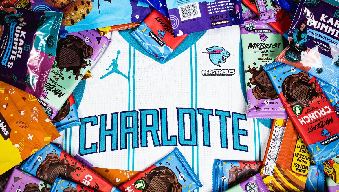 NBA - La marque de chocolat Feastables du r MrBeast nouveau  sponsor maillot des Charlotte Hornets 