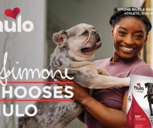 Sponsoring – La marque de nutrition pour animaux Nulo recrute Simone Biles et ses bouledogues français