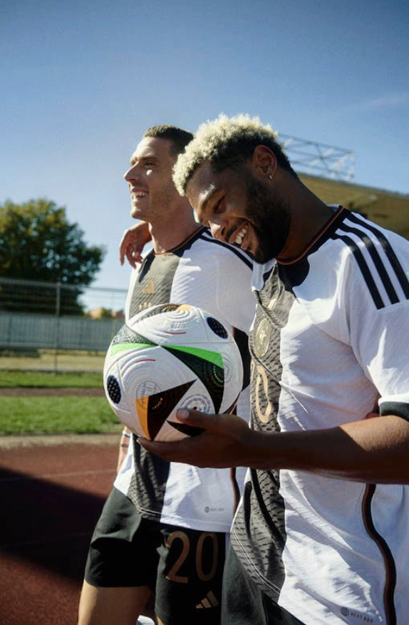 Fussballliebe » : Adidas a dévoilé le nouveau ballon de l'Euro