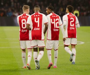 L’Ajax aborde un flocage particulier (trois petits points) pour lutter contre la haine sociale 