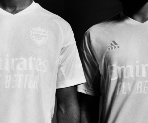 Arsenal va rejouer avec un maillot blanc à l’occasion la campagne « No More Red »