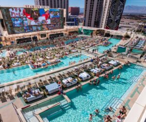 Stadium Swim : la Fan Experience ultime aux États-Unis pour suivre un évènement sportif les pieds dans l’eau à Las Vegas