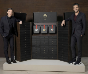 Paris 2024 : Louis Vuitton présente les malles qui serviront d’écrins de protection et présentation des médailles et des torches
