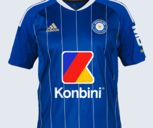 Konbini nouveau sponsor maillot du FC Versailles