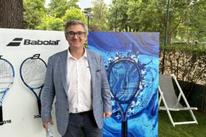 Babolat célèbre ses 30 ans de raquettes de tennis en marge de Roland-Garros 2024, on en parle avec Eric Babolat