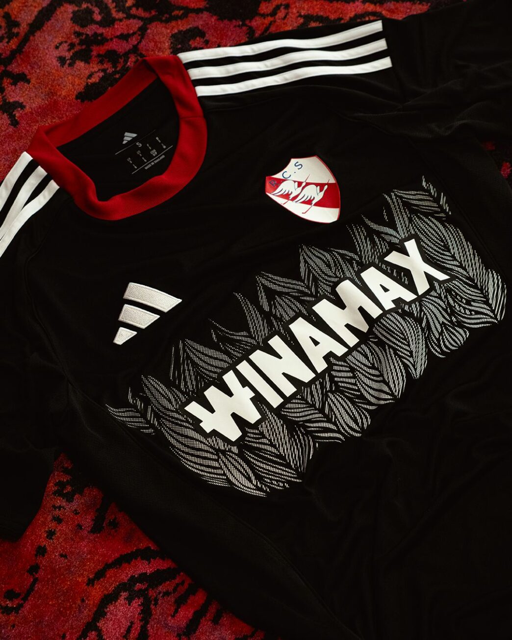 Le Racing Club de Strasbourg dévoile son maillot third 2025-2026