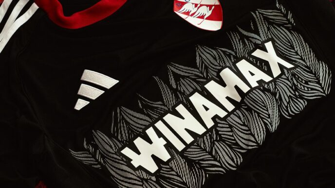 Le Racing Club de Strasbourg dévoile son maillot third 2025-2026