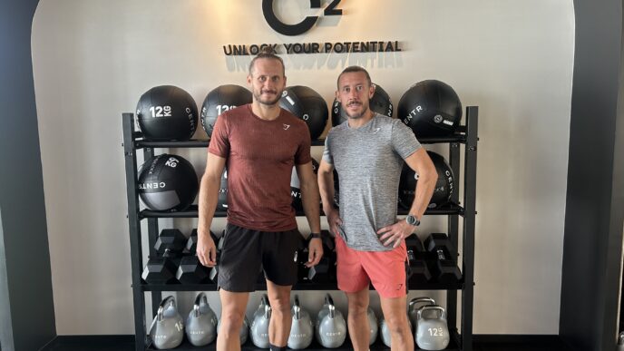 Nicolas Reynet (à gauche) et Florian Reynet (à droite), cofondateurs d’O2 Training Club