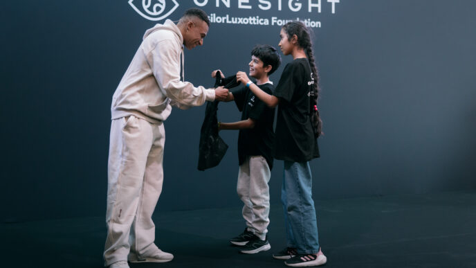 La Fondation Onesight, Oakley et Kylian Mbappé s’unissent pour promouvoir la santé visuelle des jeunes à Madrid