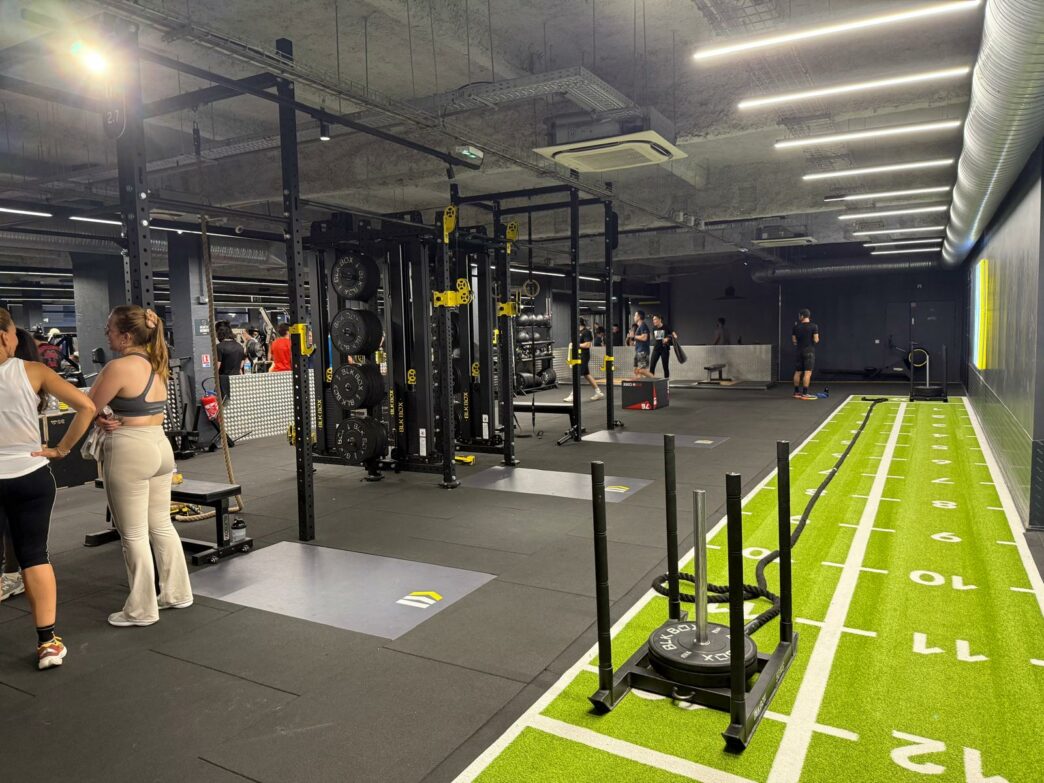 Nouvel espace Hyrox au Fitness Park Place de Clichy Paris.
