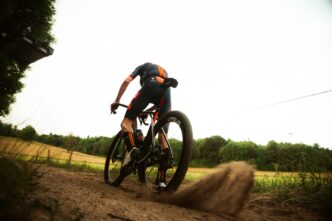 Lapierre présente A Quiet Shift, un documentaire inédit sur Romain Bardet