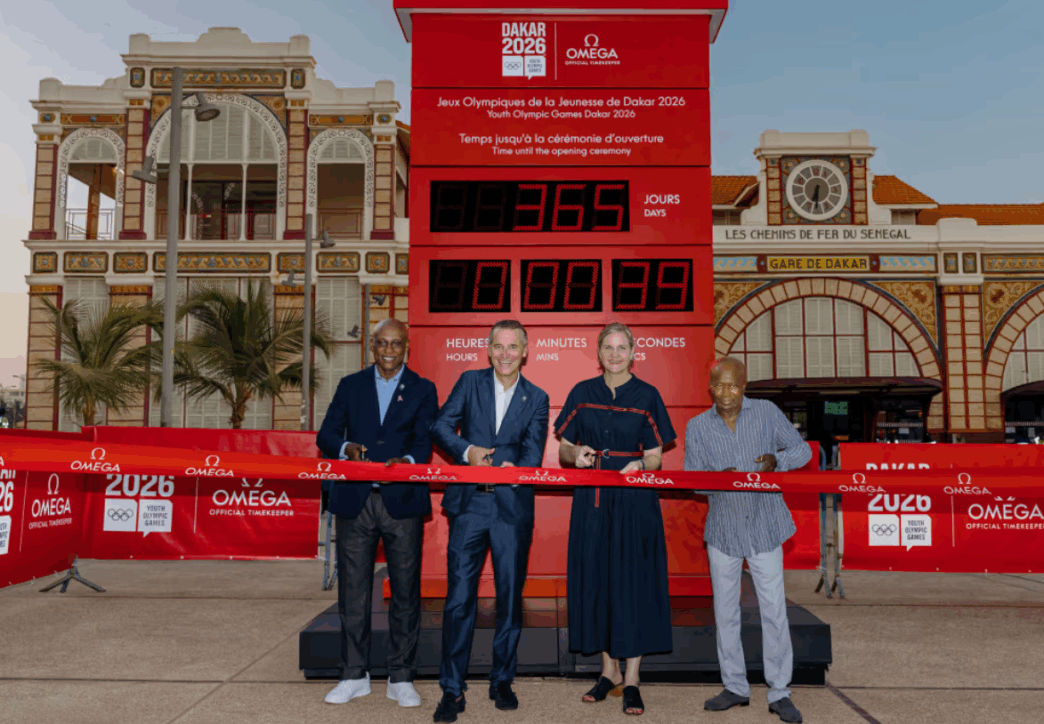 OMEGA dévoile l'horloge du compte à rebours à un an de l'ouverture des JOJ de Dakar 2026