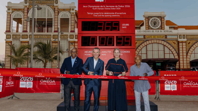 OMEGA dévoile l'horloge du compte à rebours à un an de l'ouverture des JOJ de Dakar 2026