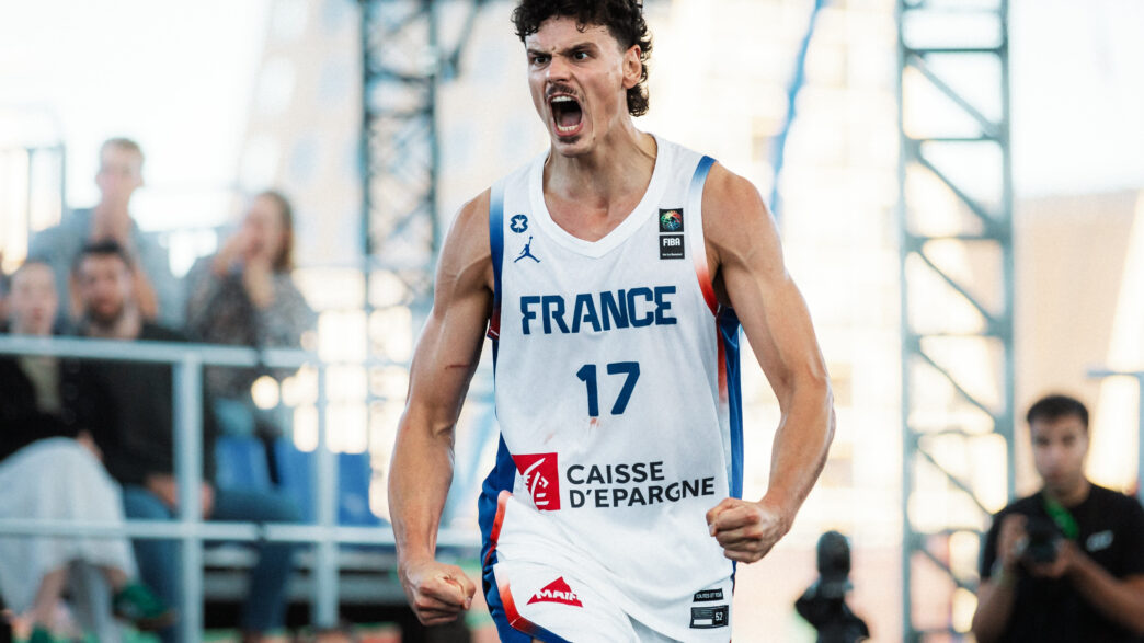 Le logo de la Caisse d'Epargne continuera d'apparaître sur les maillots de l'équipe de France de basket.